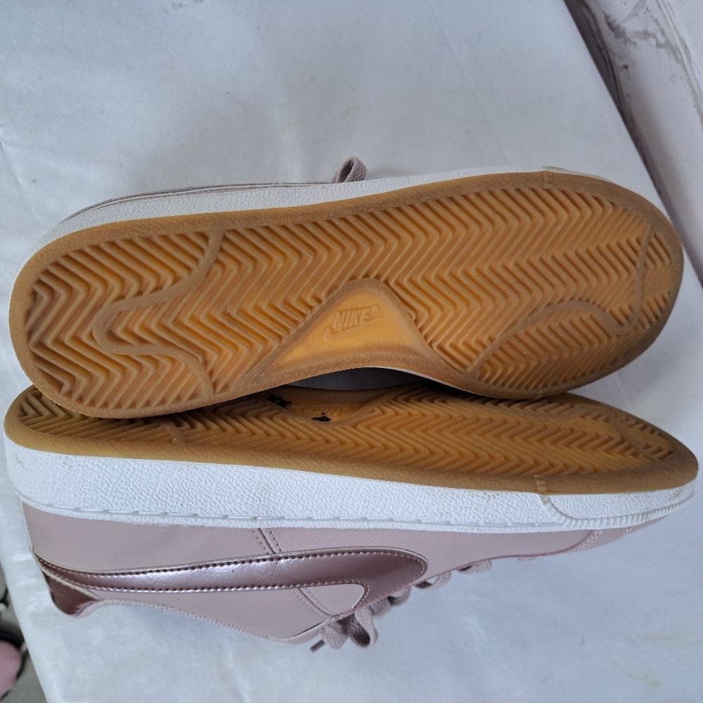 Nike Women's Court Royale 'Smokey Mauve' Tennis sneakers - Picture 10 of 11